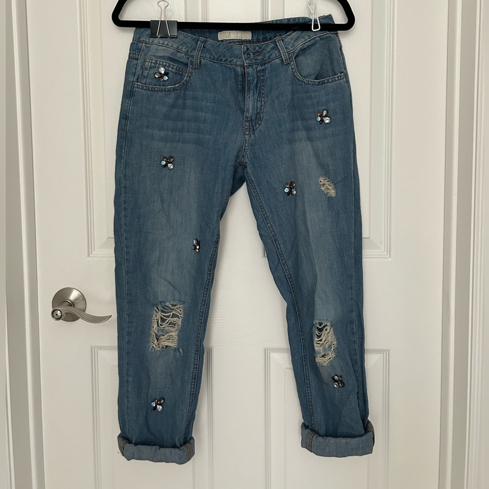 ZARA BOYFRIEND DISTRESSED AND EMBELLISHED JEANS 💙